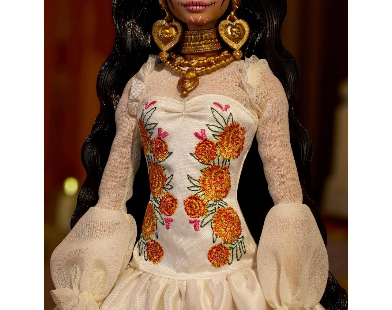 Barbie Signature Muñeca de Colección Día de Muertos 2025 (modelo JBJ05) con Vestido, Corona de Cempasúchil.